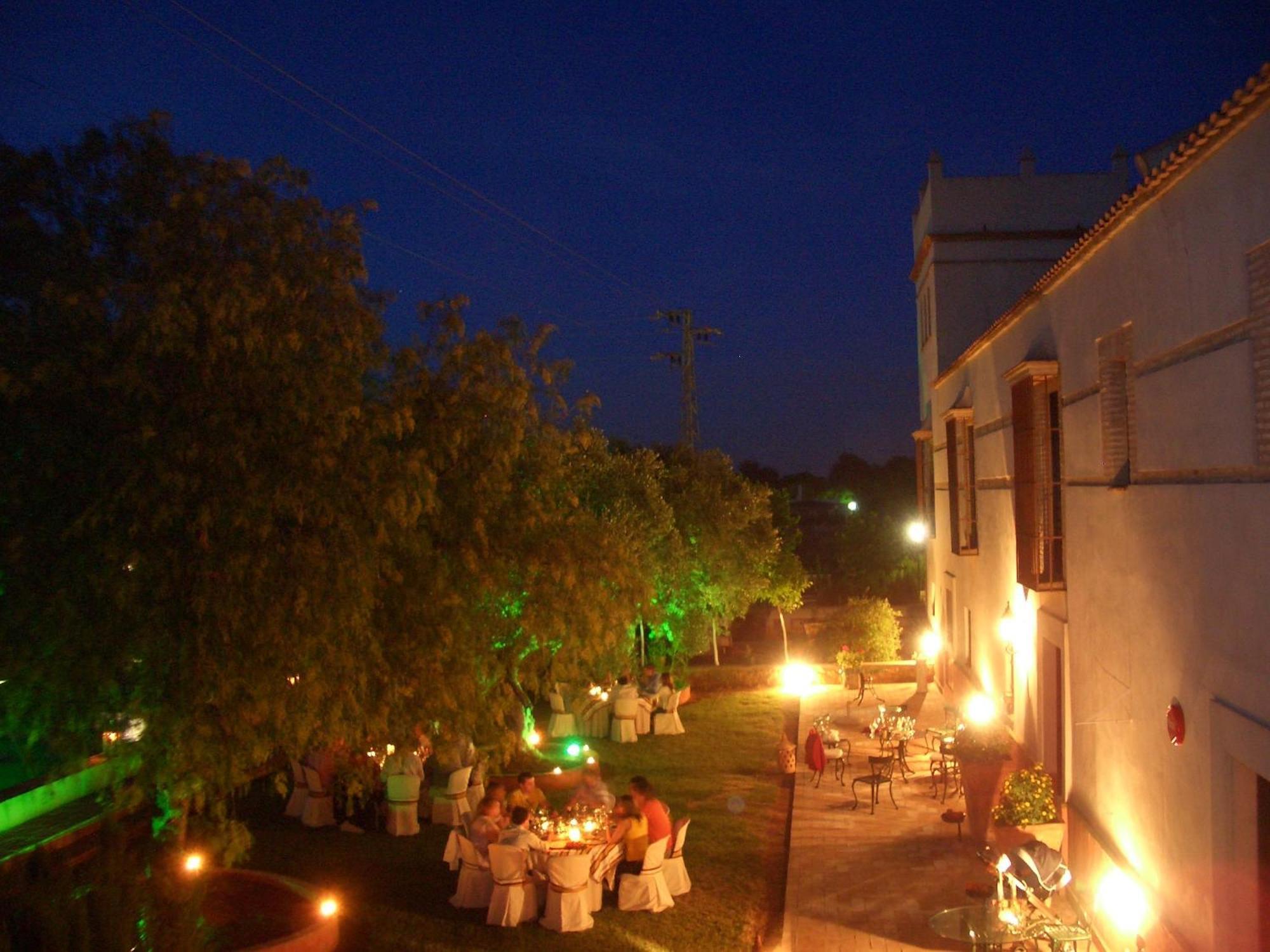Hacienda Los Jinetes Carmona  Ngoại thất bức ảnh